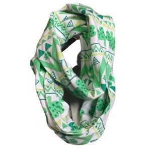 🌿 St. Patrick’s Day Patterned Infinity Scarf Festive Holiday Soft New